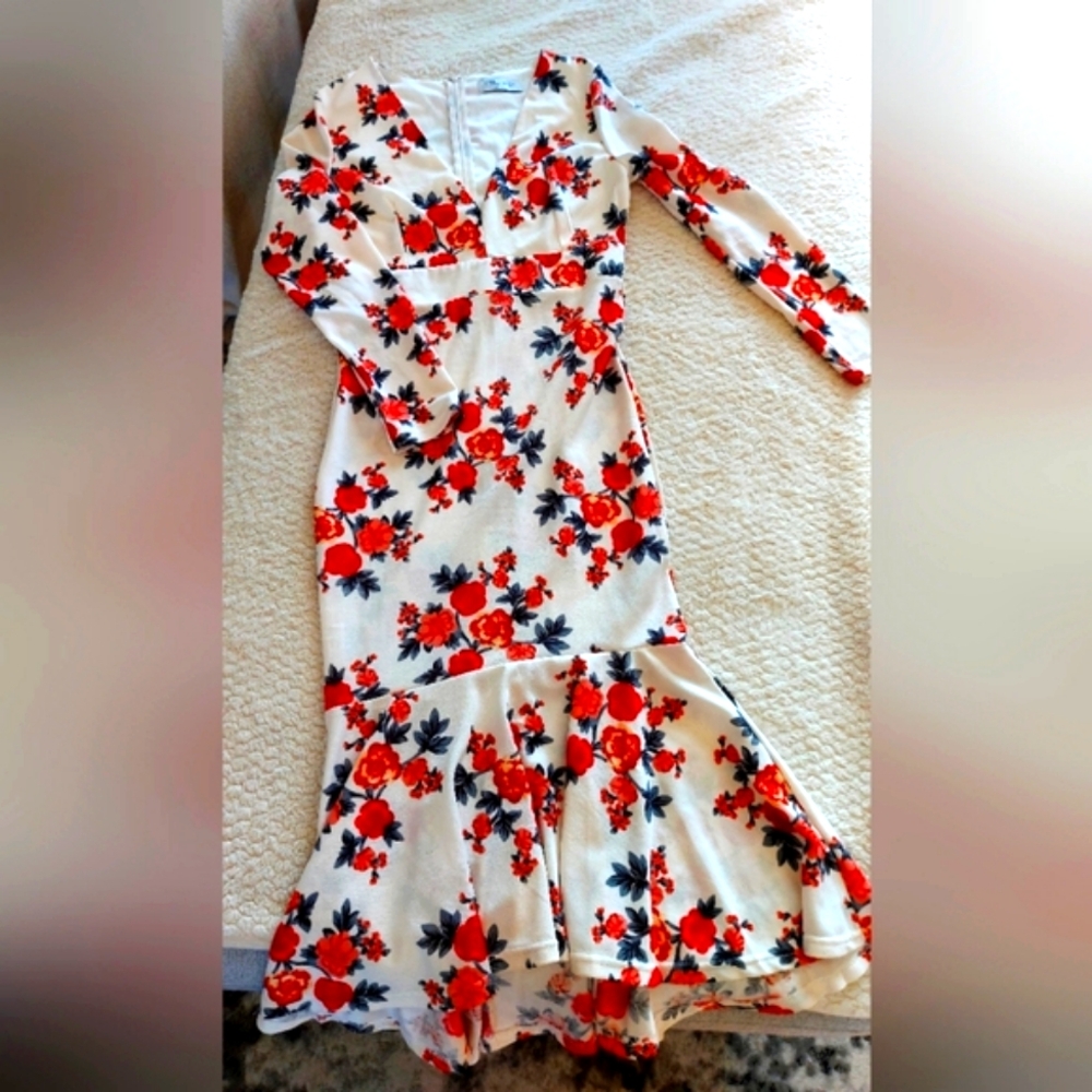 ❣️ Gorgeous Bodycon Floral Long Sleeve Dress
